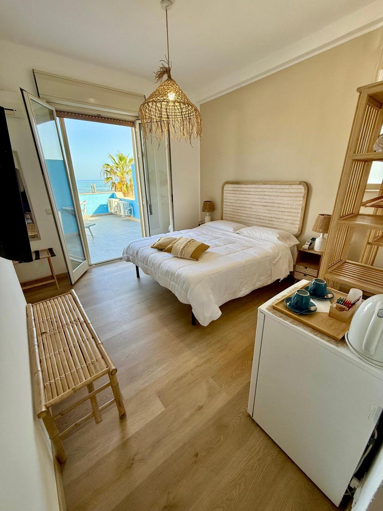 Terrazze Sul Mare Bed & Breakfast Pozzallo Eksteriør bilde